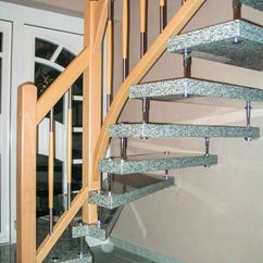 Treppengeländer in Holz-Edelstahl-Kombination, Beispiel 4 von unten