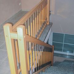 Treppengeländer Stäbe Holz-Edelstahl-Kombination, Beispiel 6 von oben