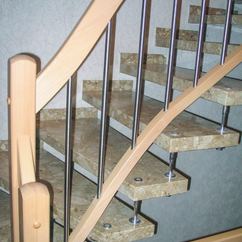 Treppengeländer in Holzart Buche mit geschwungenem Rechteckhandlauf